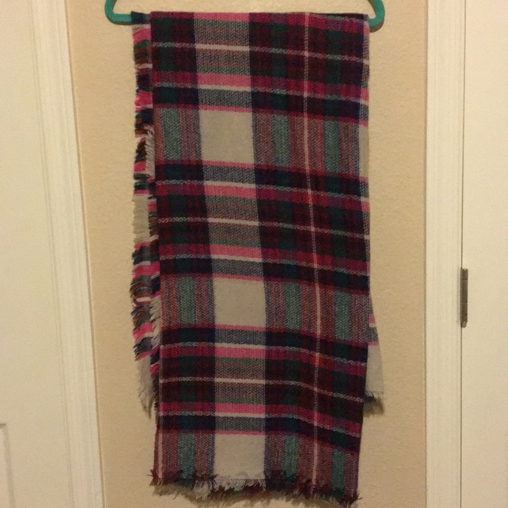 🍁 Plaid Blanket Scarf